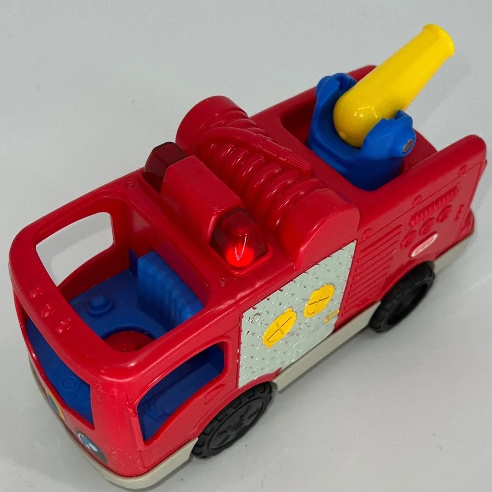 Fisher-Price Little People Lift n Lower Fire Truck Red Toy Vehicle‎